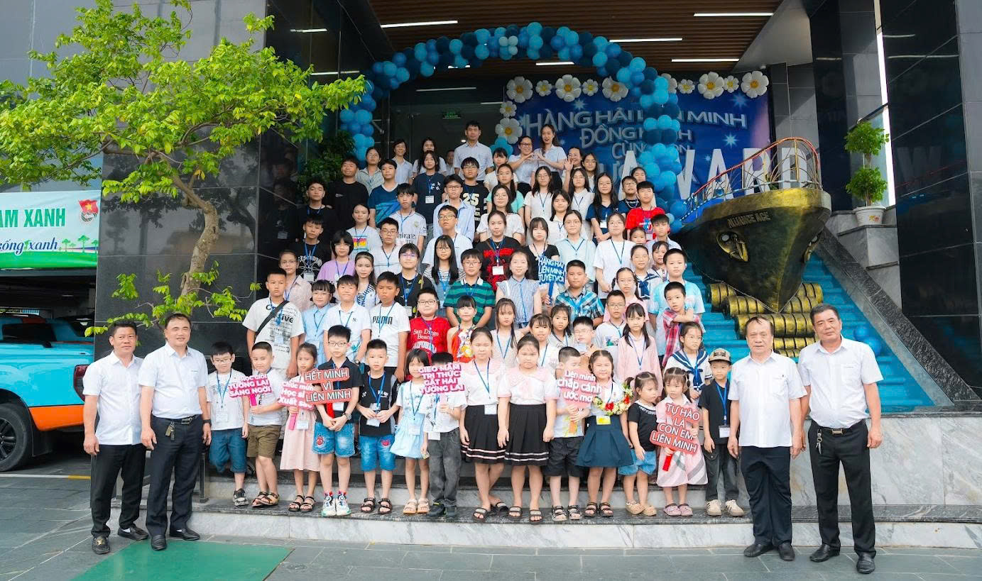 CÔNG TY CỔ PHẦN HÀNG HẢI LIÊN MINH TUYÊN DƯƠNG KHEN THƯỞNG CHO CÁC CHÁU ĐẠT THÀNH TÍCH CAO NĂM HỌC 2024-2025